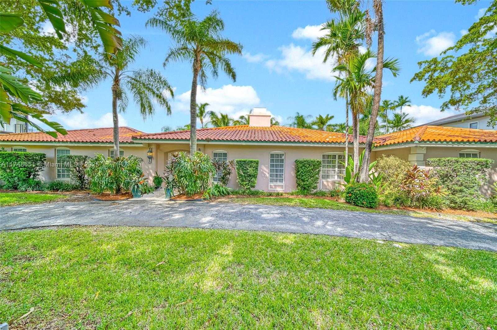 Small Image of 9370 BALADA ST, Coral Gables Number 13