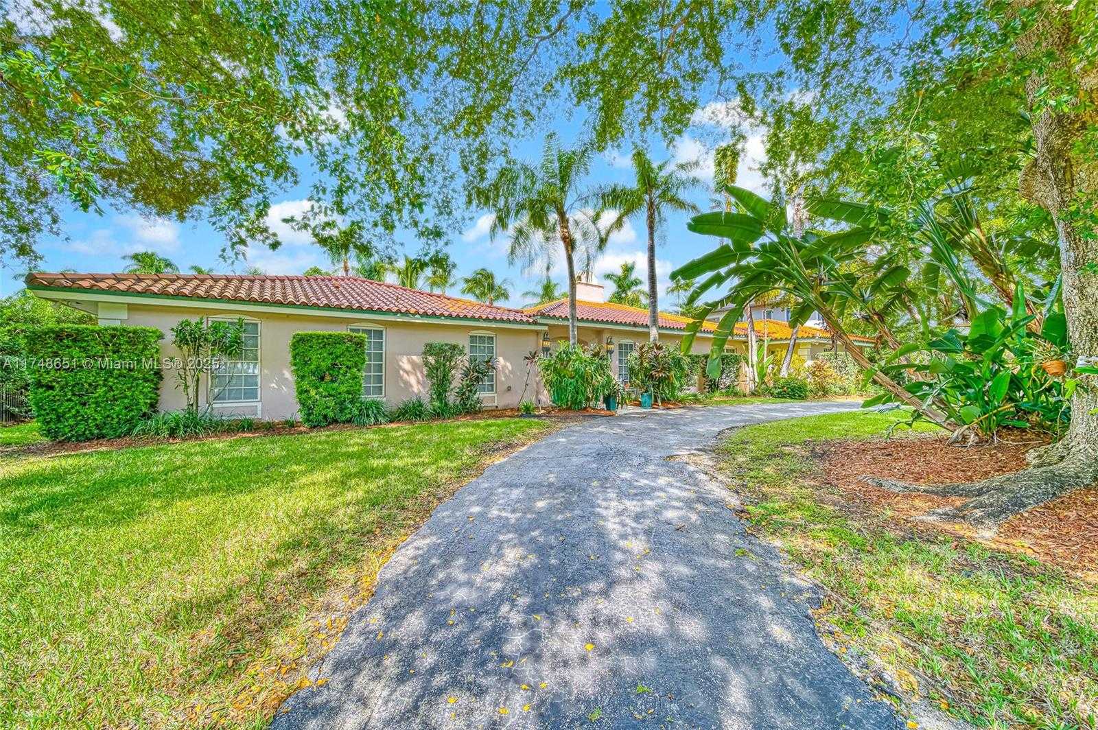 Small Image of 9370 BALADA ST, Coral Gables Number 15