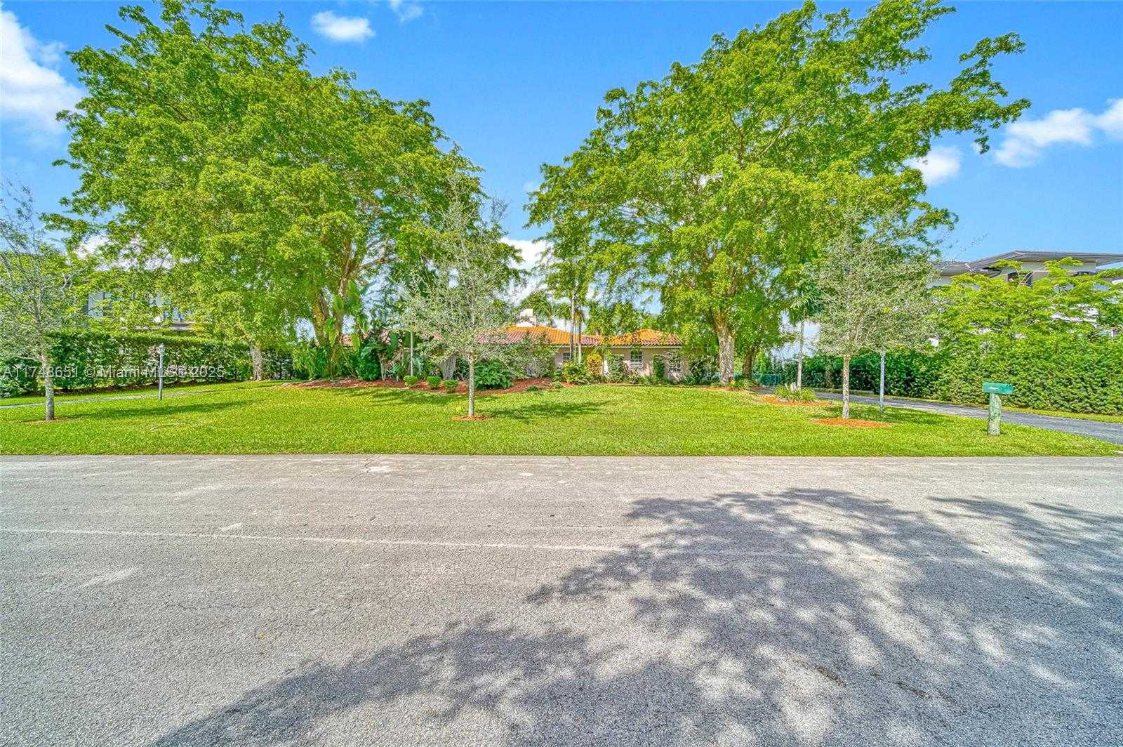 Small Image of 9370 BALADA ST, Coral Gables Number 16