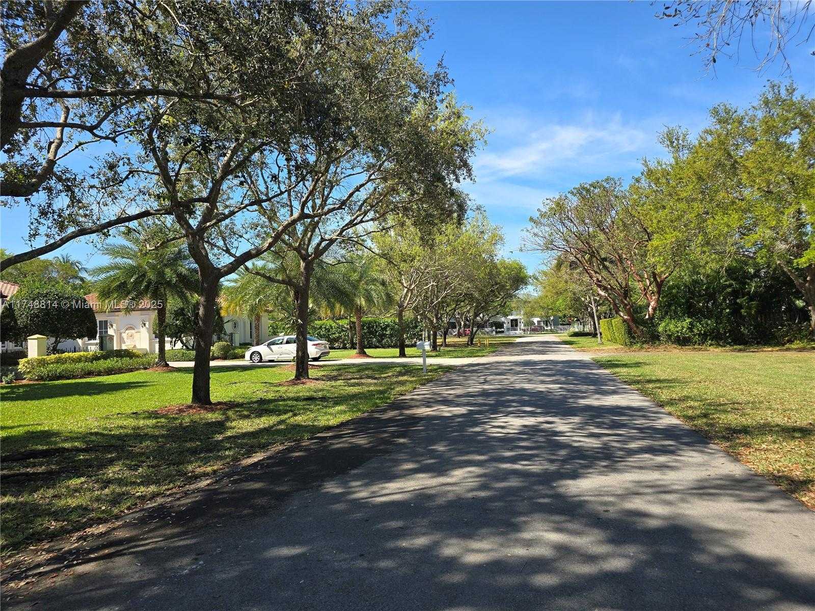 Small Image of 6220 SOUTH WEST 123RD TER, Pinecrest Number 37