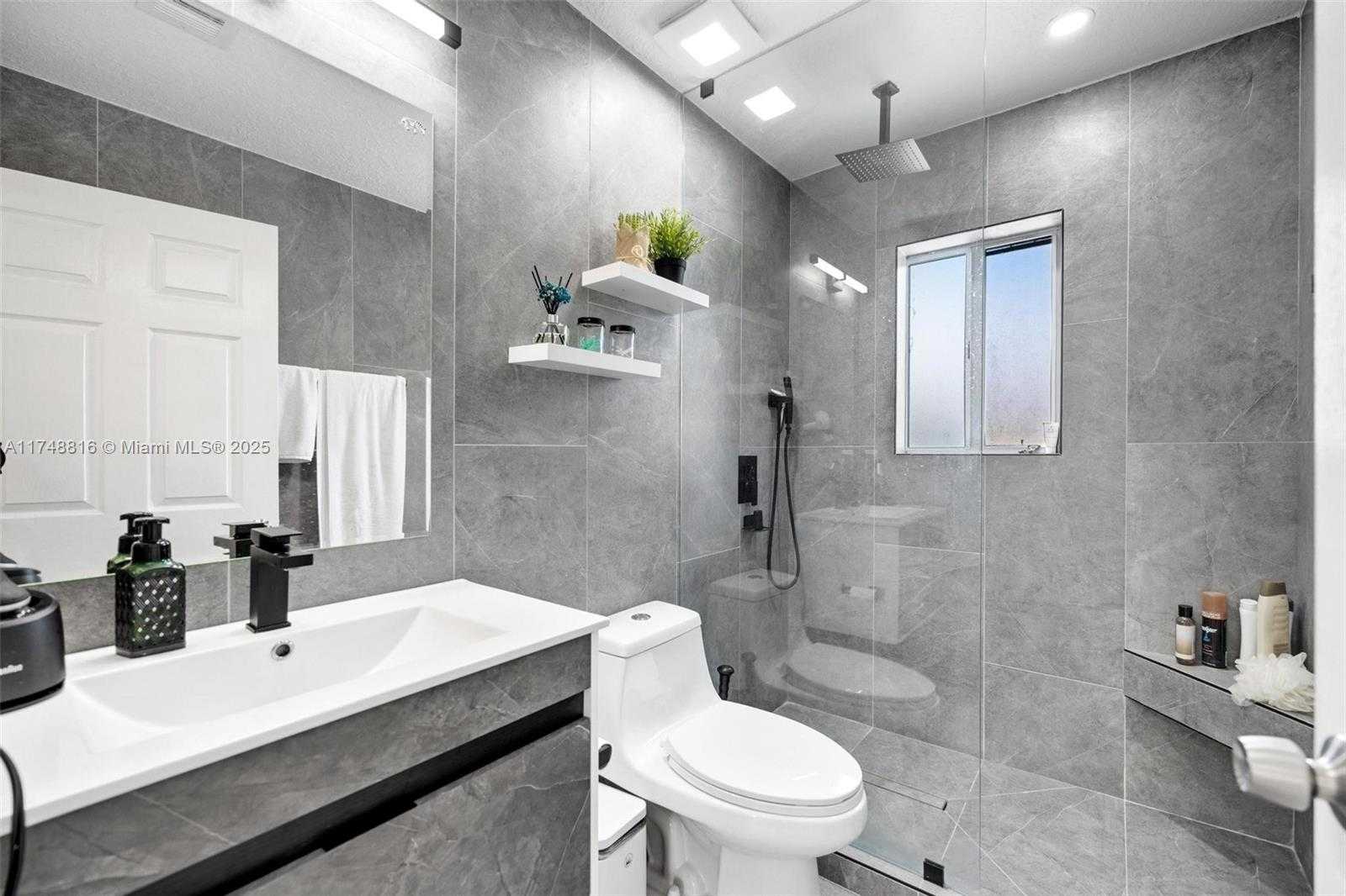Small Image of 8851 SOUTH WEST 208TH TER, Cutler Bay Number 28