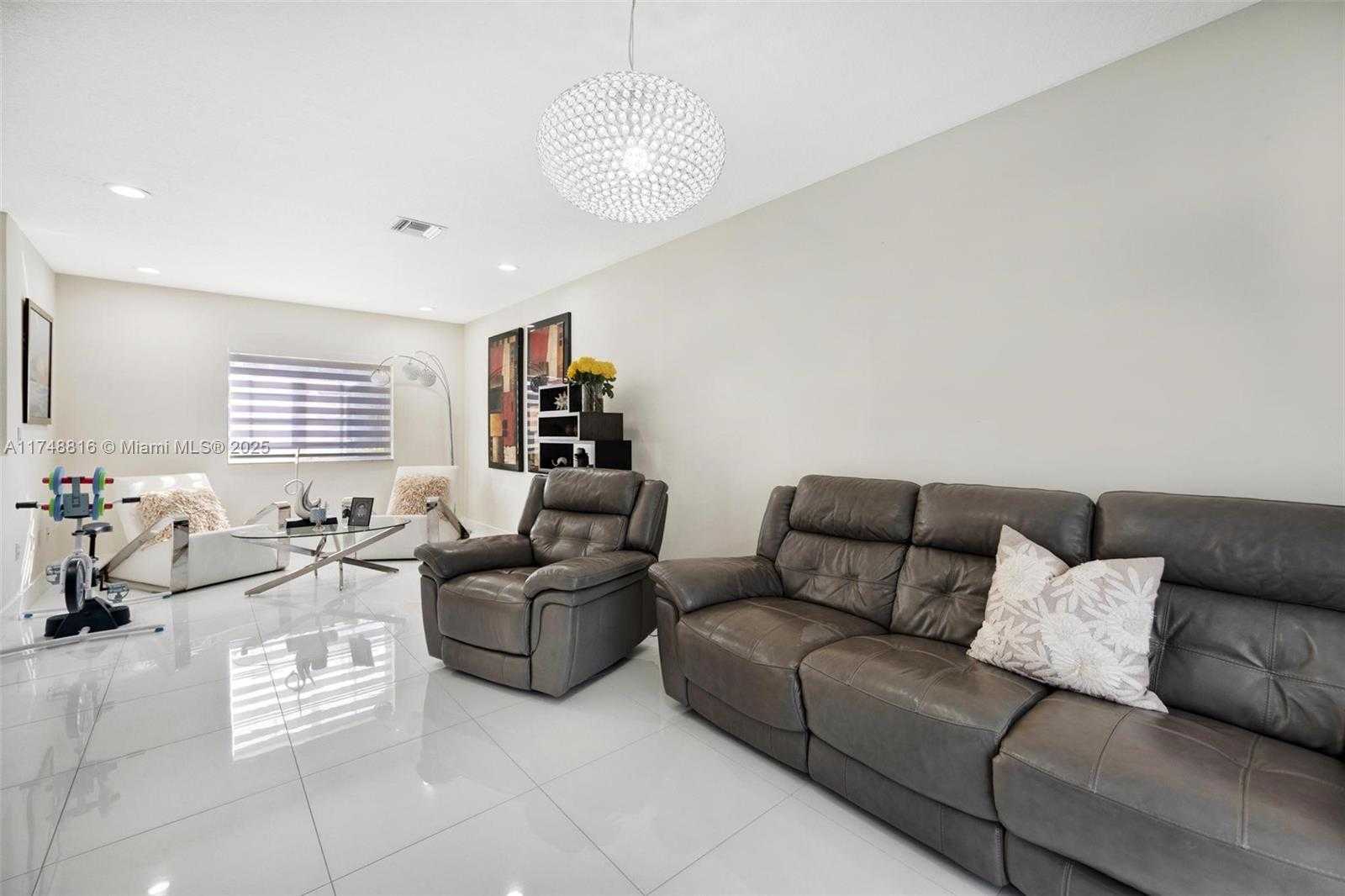 Small Image of 8851 SOUTH WEST 208TH TER, Cutler Bay Number 31