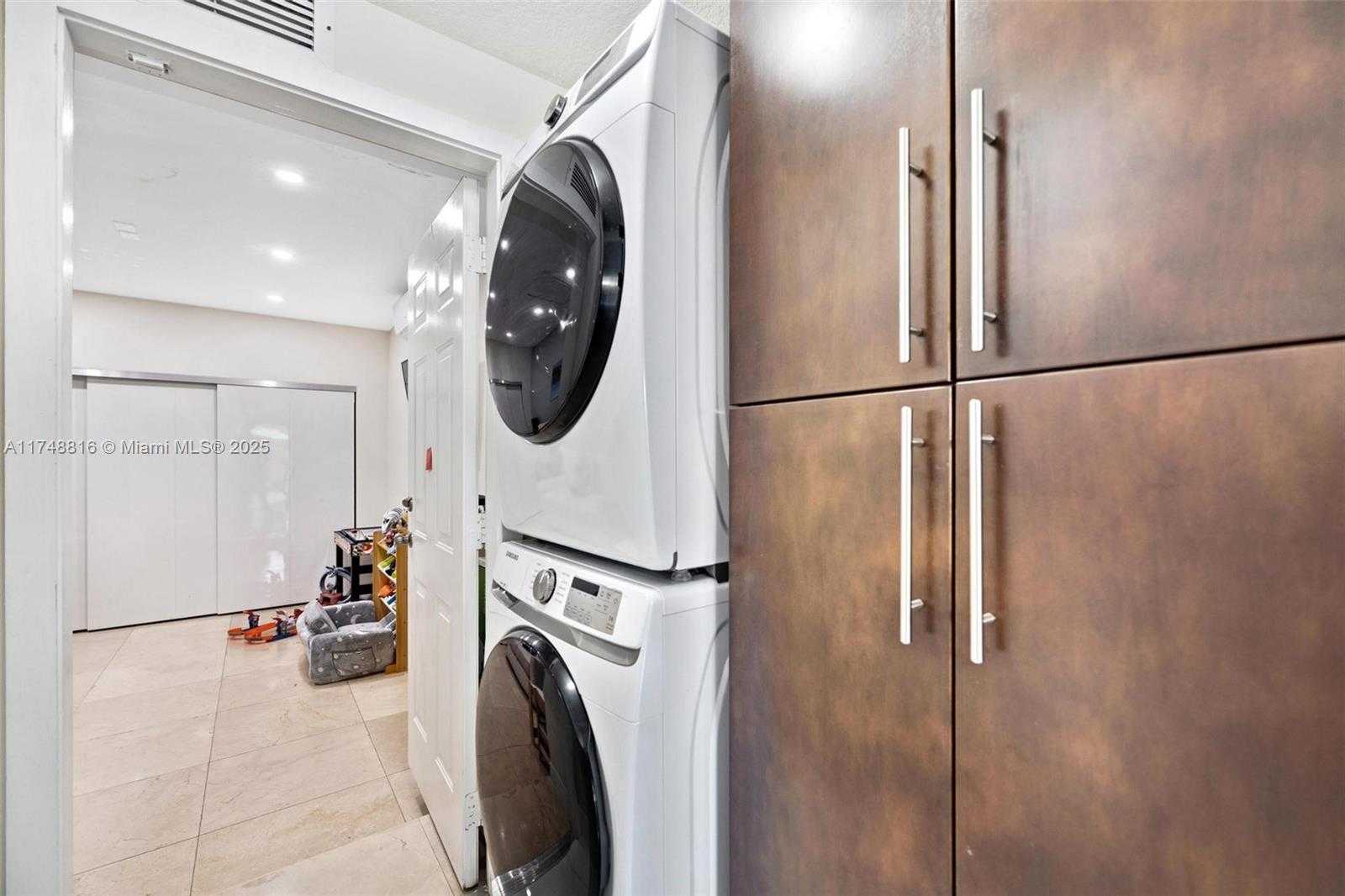 Small Image of 8851 SOUTH WEST 208TH TER, Cutler Bay Number 33