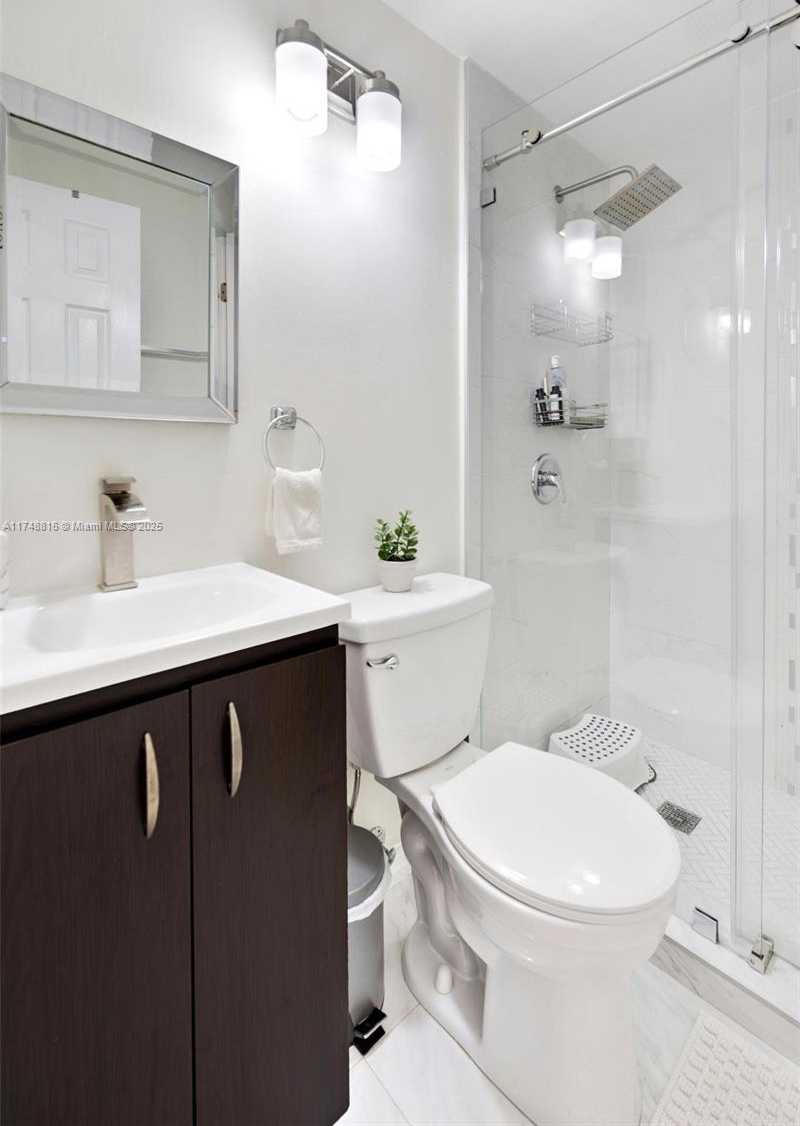 Small Image of 8851 SOUTH WEST 208TH TER, Cutler Bay Number 37