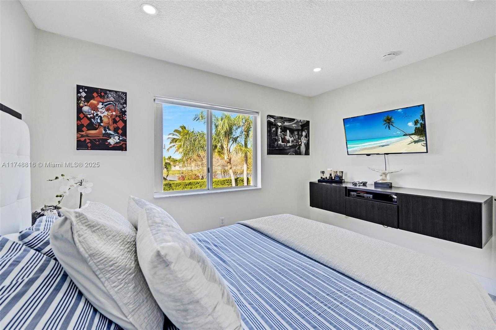 Small Image of 8851 SOUTH WEST 208TH TER, Cutler Bay Number 43
