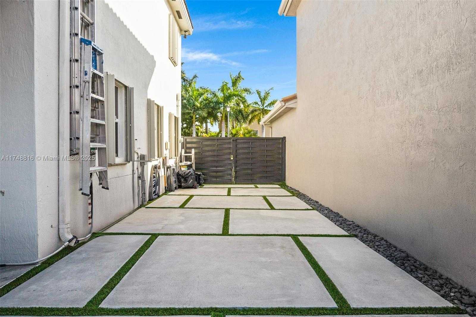 Small Image of 8851 SOUTH WEST 208TH TER, Cutler Bay Number 45