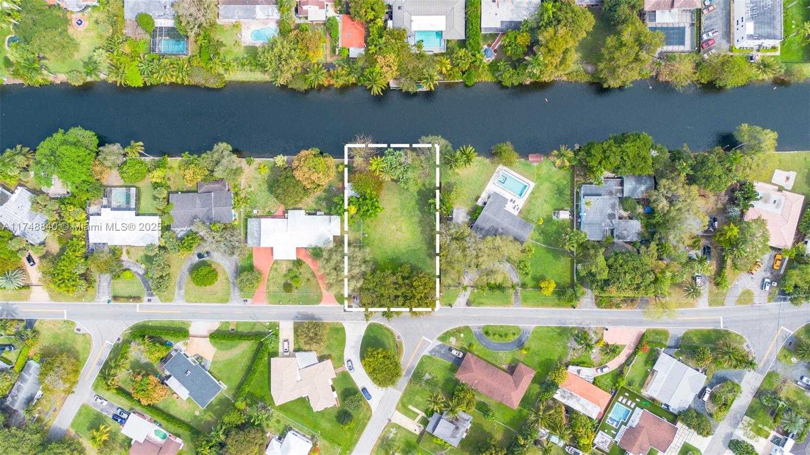 Small Image of 11701 WEST BISCAYNE CANAL RD, Miami Number 13
