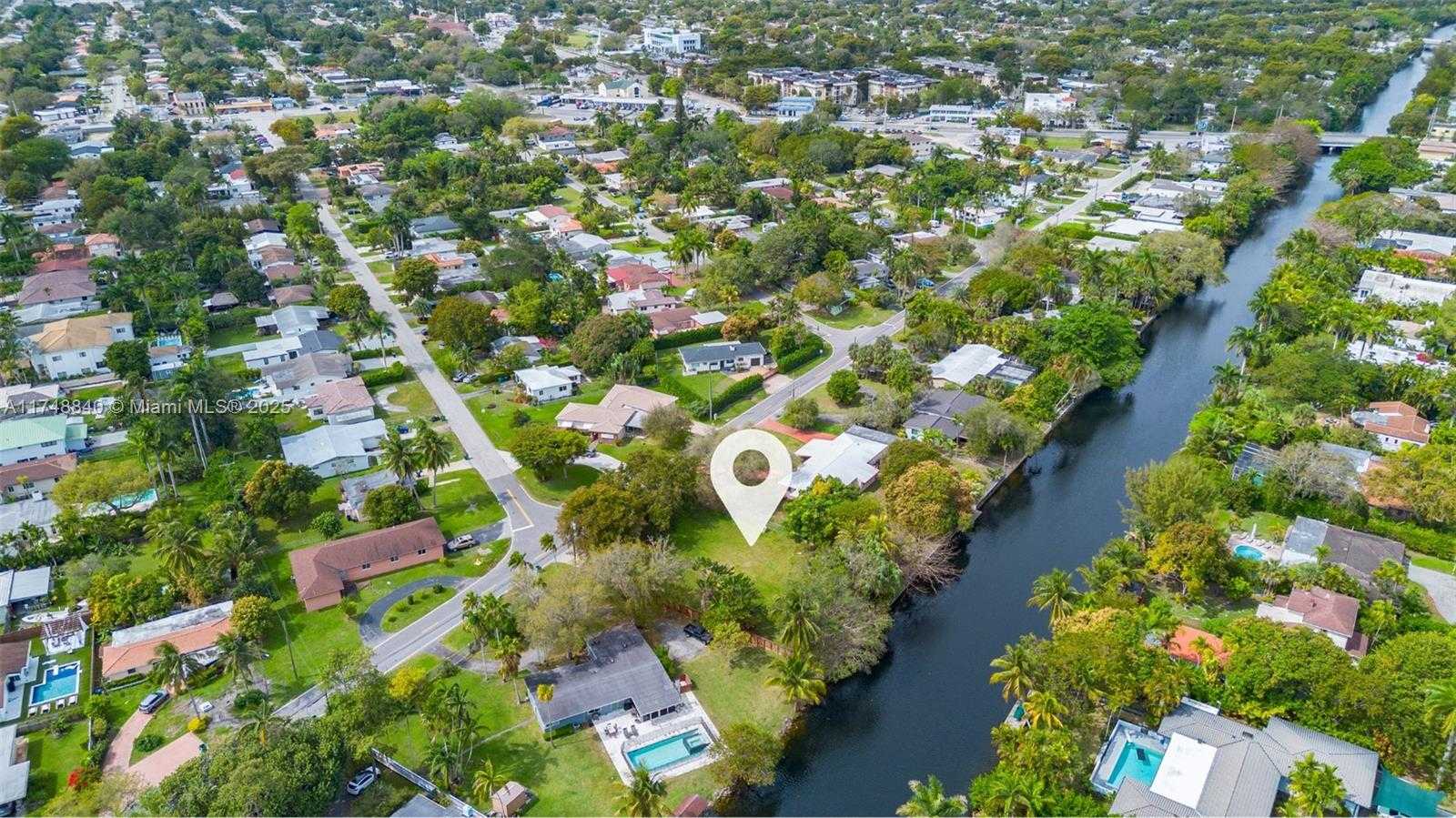 Small Image of 11701 WEST BISCAYNE CANAL RD, Miami Number 14