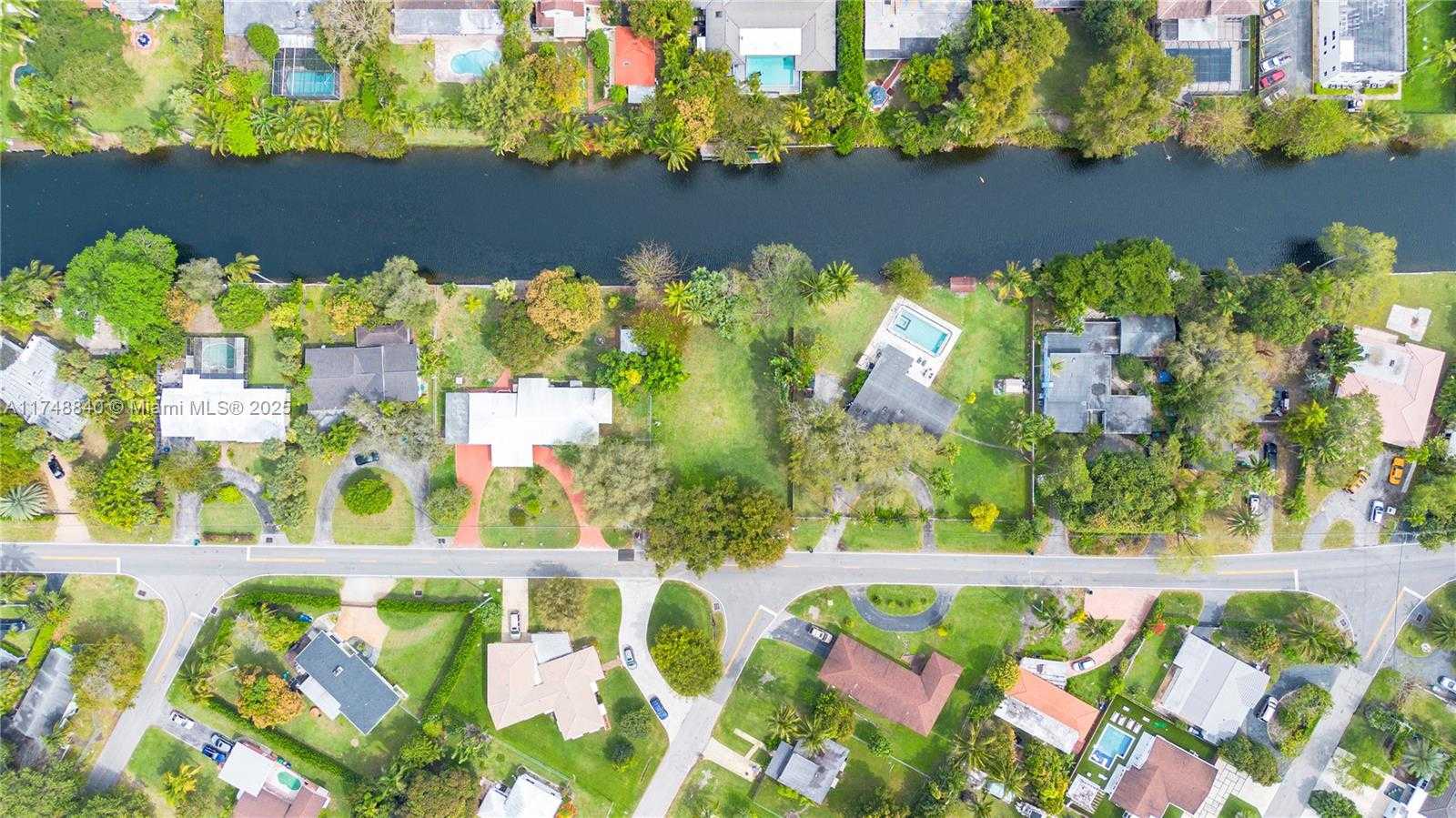 Small Image of 11701 WEST BISCAYNE CANAL RD, Miami Number 19