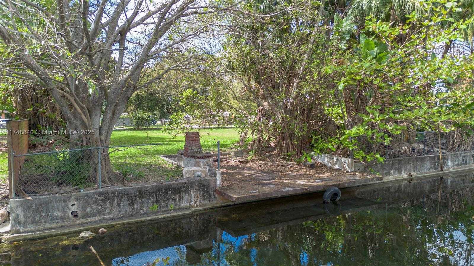 Small Image of 11701 WEST BISCAYNE CANAL RD, Miami Number 7