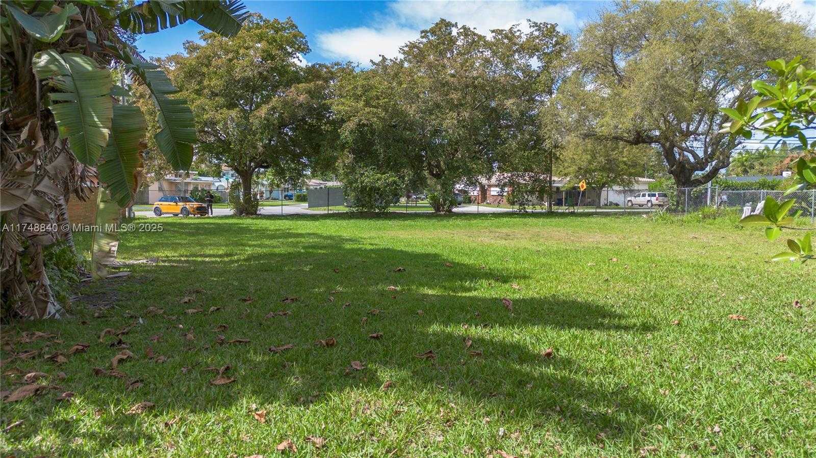 Small Image of 11701 WEST BISCAYNE CANAL RD, Miami Number 9