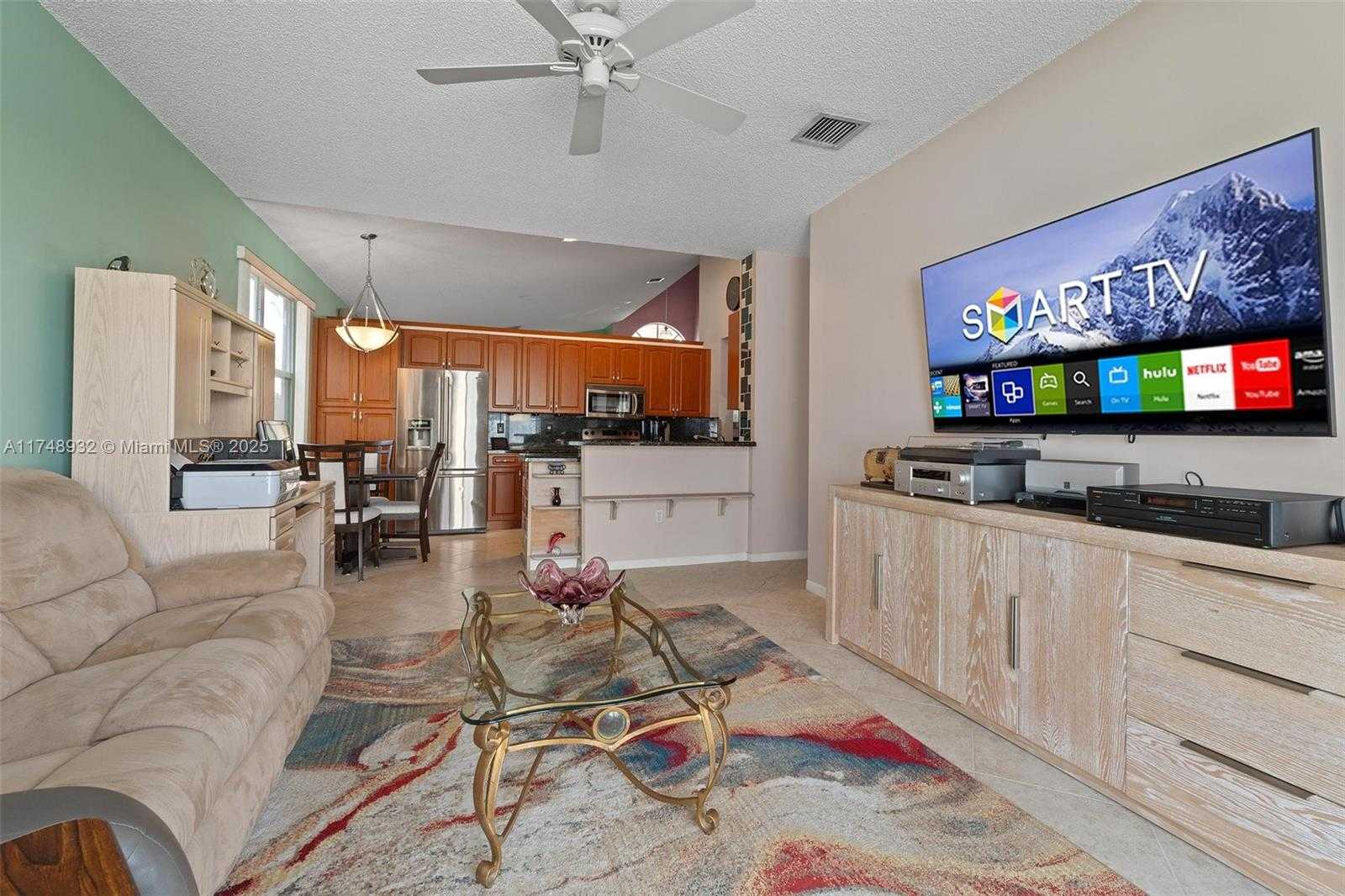 Small Image of 15181 NORTH WEST 6TH CT, Pembroke Pines Number 11