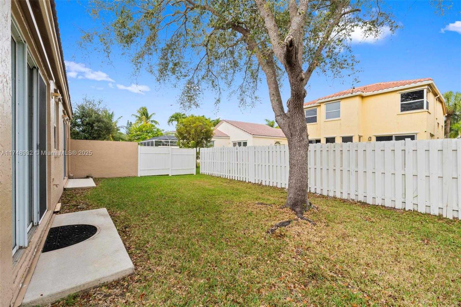 Small Image of 15181 NORTH WEST 6TH CT, Pembroke Pines Number 22