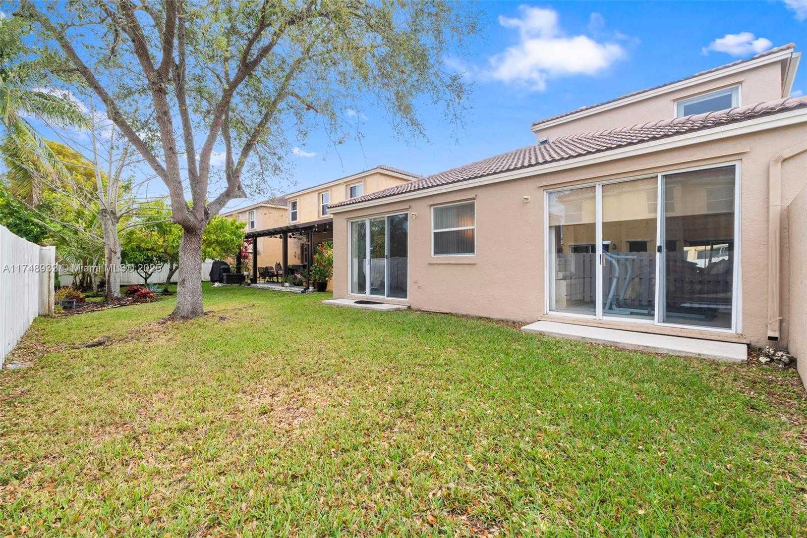 Small Image of 15181 NORTH WEST 6TH CT, Pembroke Pines Number 23