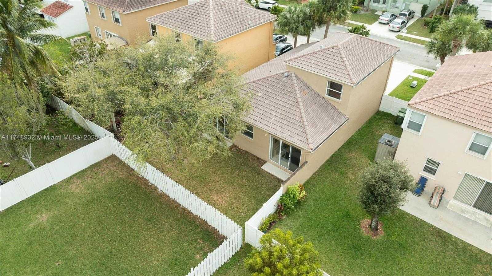 Small Image of 15181 NORTH WEST 6TH CT, Pembroke Pines Number 24