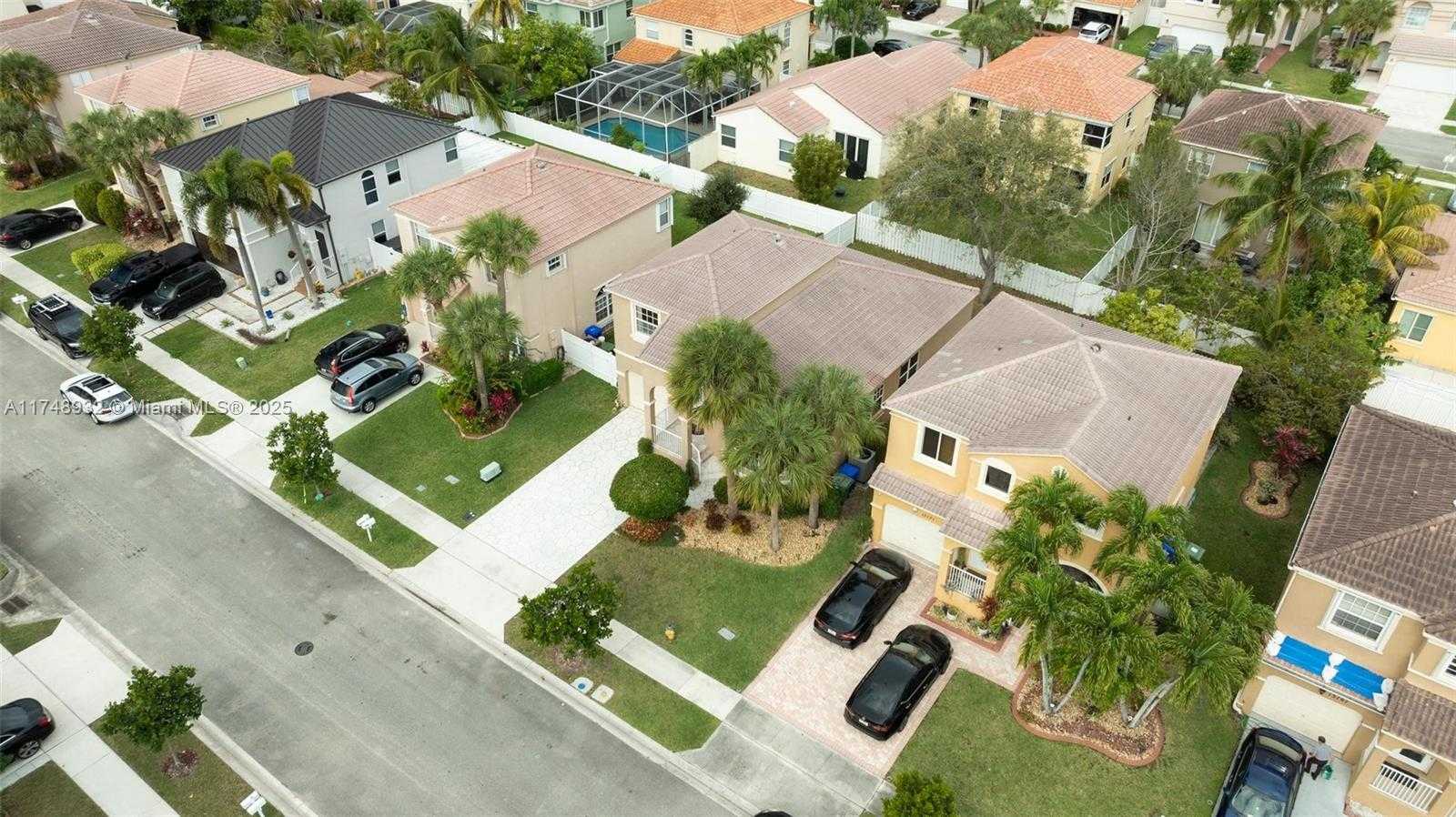 Small Image of 15181 NORTH WEST 6TH CT, Pembroke Pines Number 26