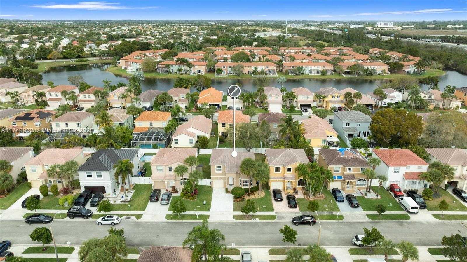 Small Image of 15181 NORTH WEST 6TH CT, Pembroke Pines Number 28