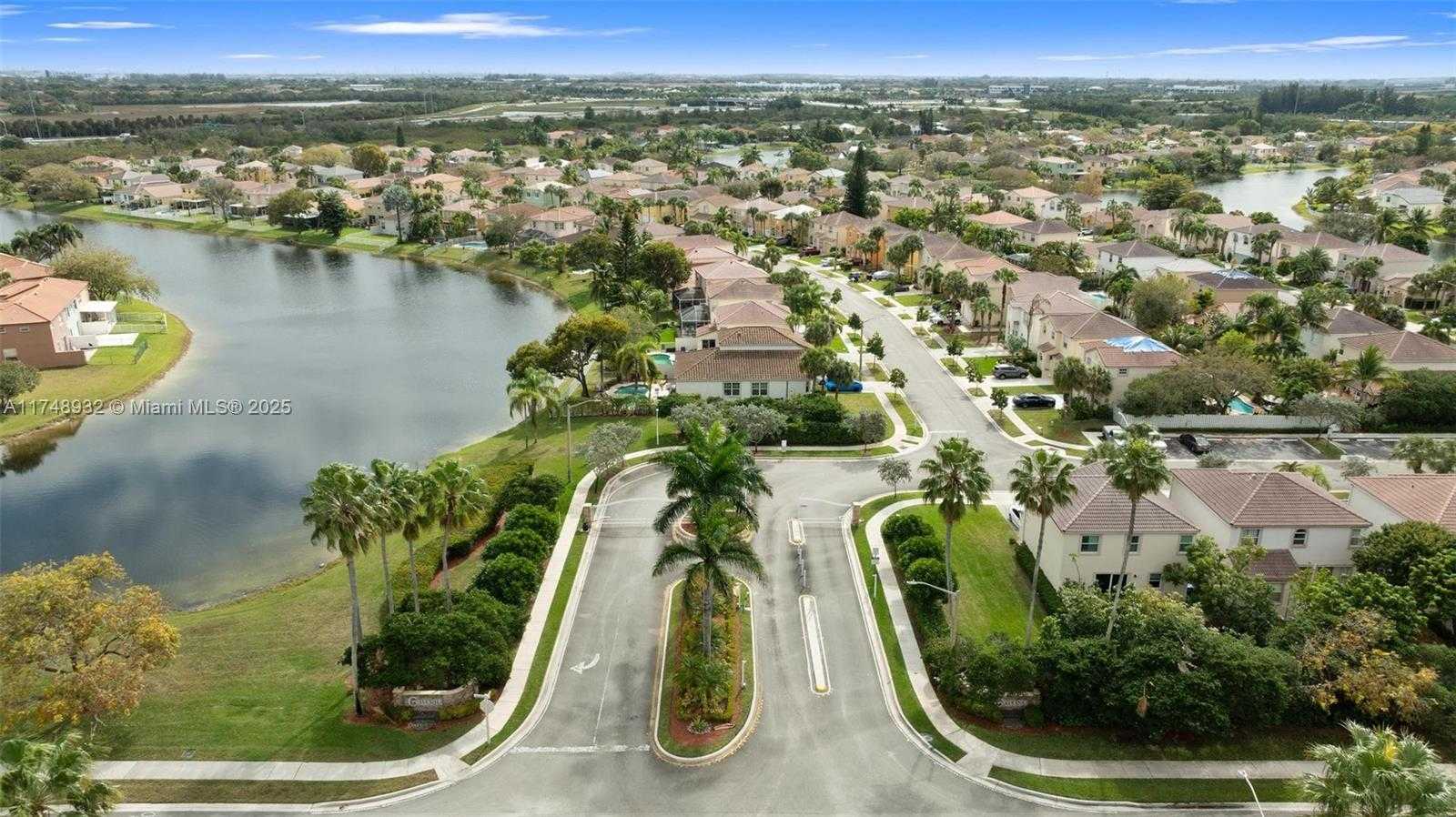 Small Image of 15181 NORTH WEST 6TH CT, Pembroke Pines Number 32