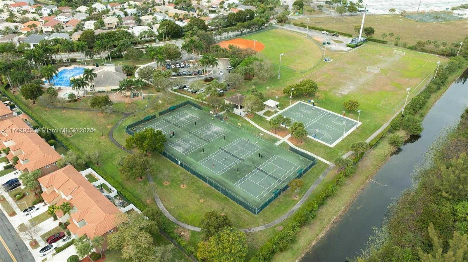Small Image of 15181 NORTH WEST 6TH CT, Pembroke Pines Number 34