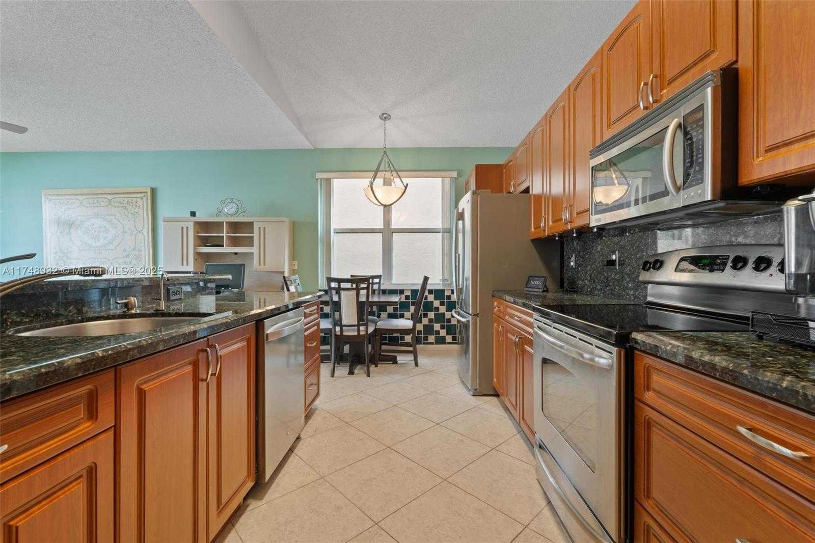 Small Image of 15181 NORTH WEST 6TH CT, Pembroke Pines Number 9