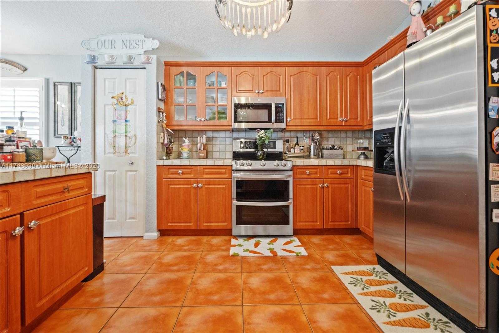 Small Image of 465 SW 198th Terrace, Pembroke Pines, FL 33029, USA Number 15
