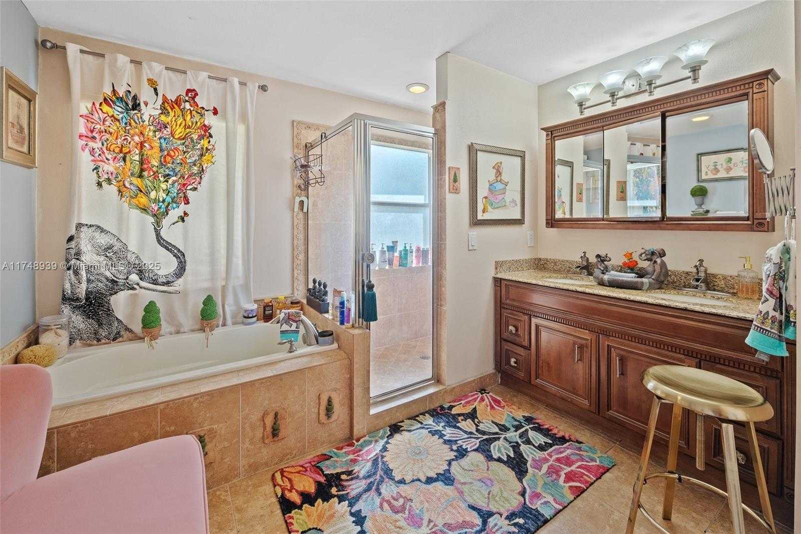 Small Image of 465 SW 198th Terrace, Pembroke Pines, FL 33029, USA Number 20