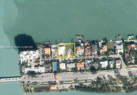 Small Image of 851 NORTH VENETIAN DR, Miami Number 10