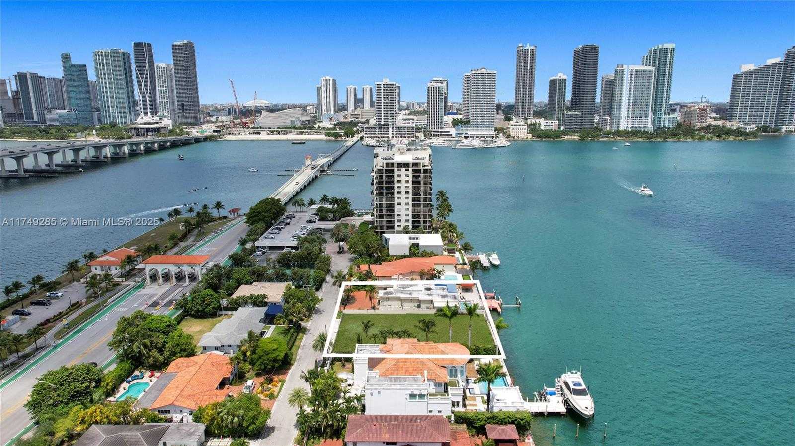 Small Image of 851 NORTH VENETIAN DR, Miami Number 2