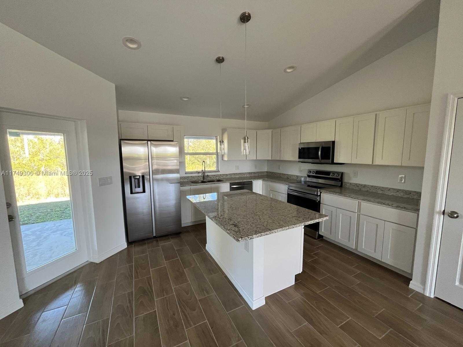 Small Image of 555 YEEHAW AVE, Clewiston Number 4