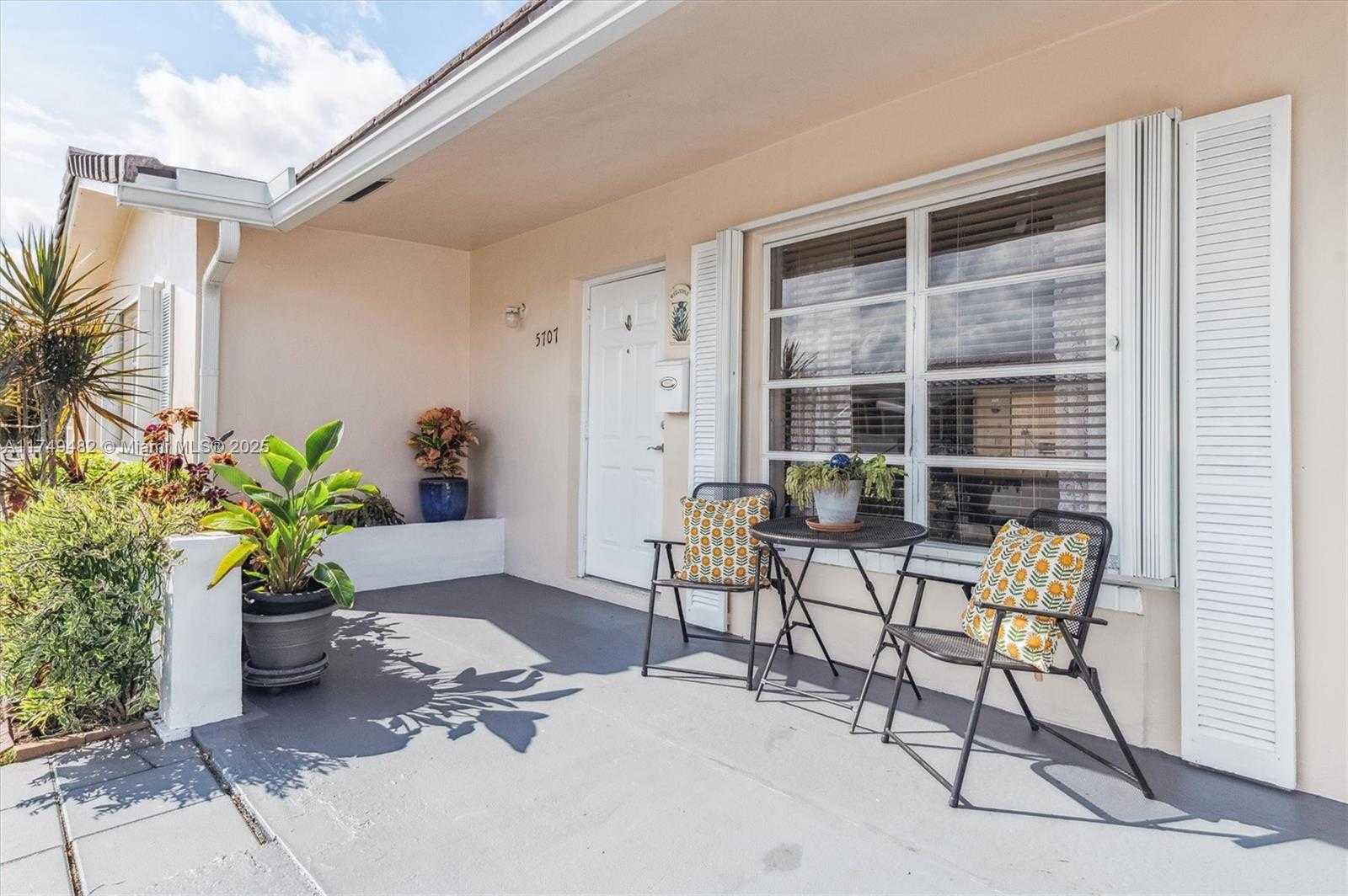 Small Image of 5707 NORTH WEST 85TH AVE, Margate Number 2