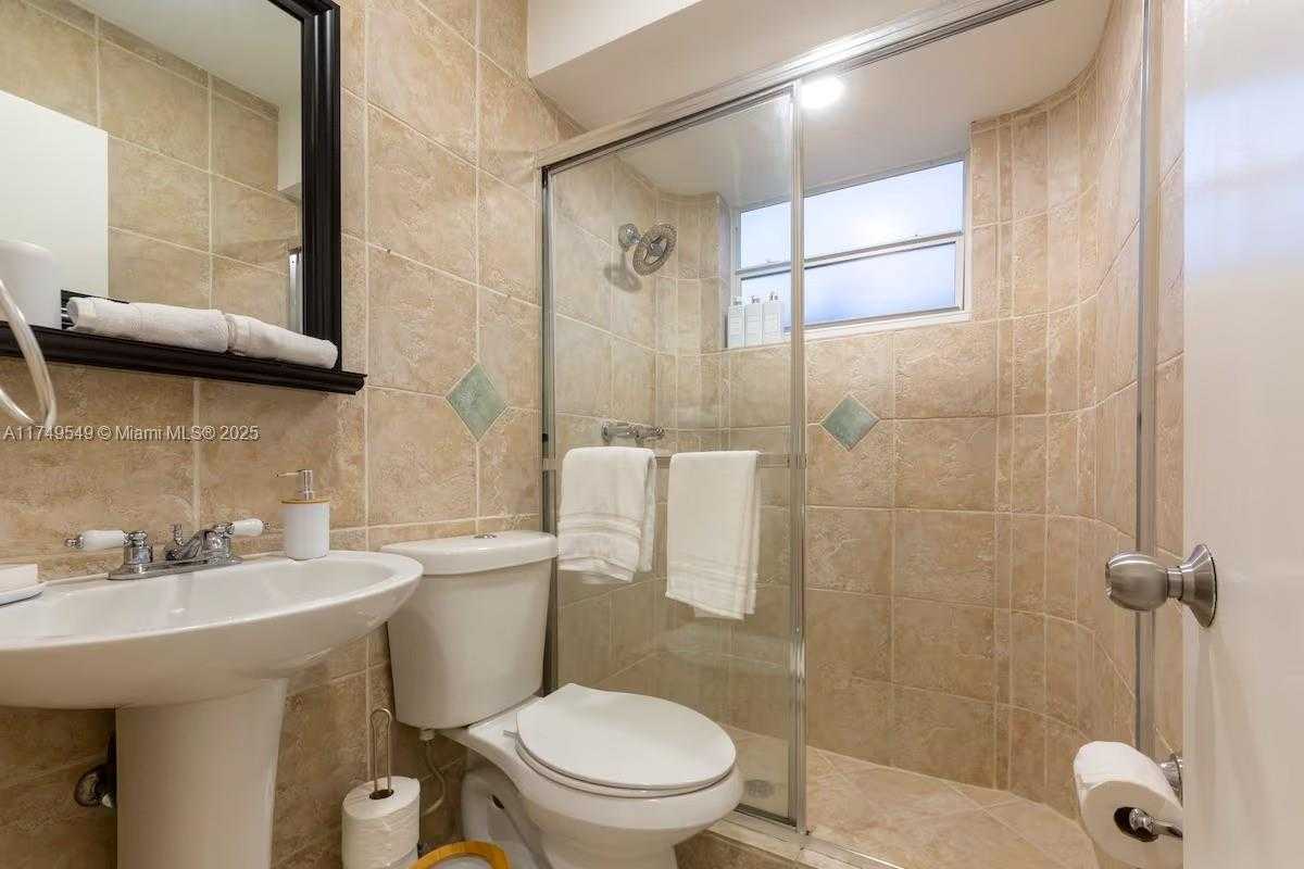 Small Image of 21250 NORTH EAST 23RD AVE, Miami Number 19