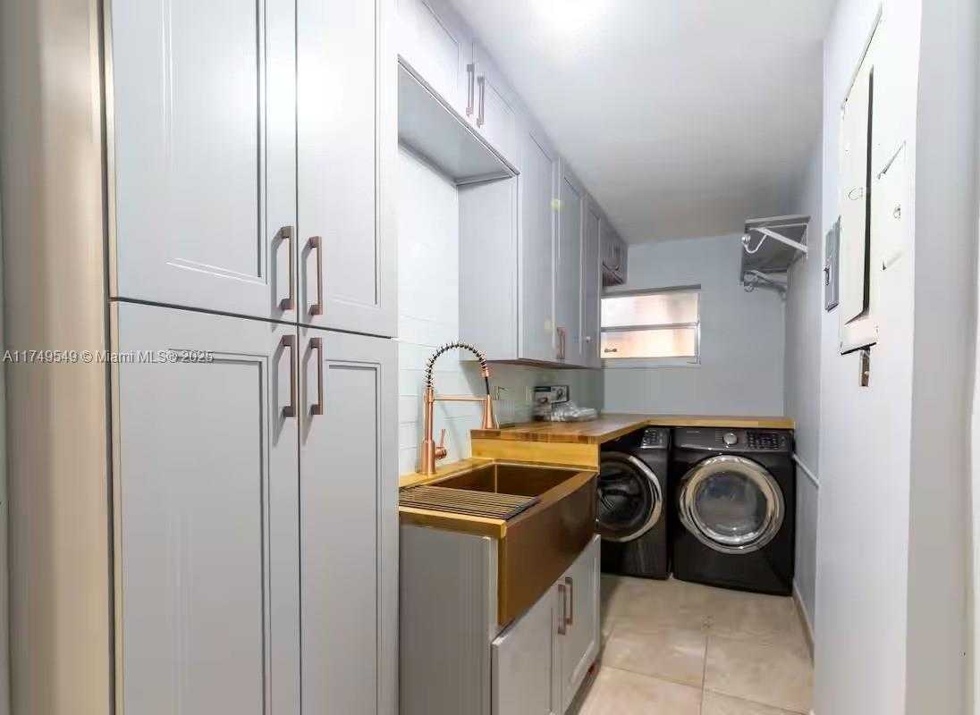 Small Image of 21250 NORTH EAST 23RD AVE, Miami Number 26