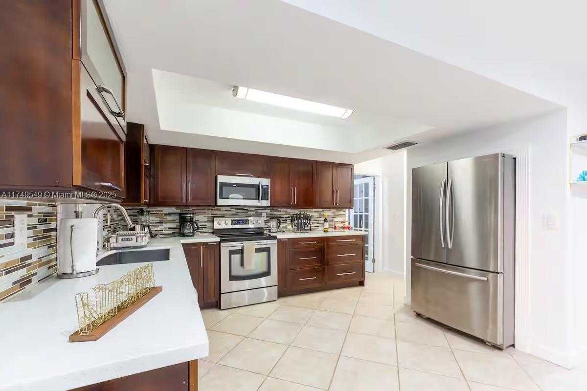 Small Image of 21250 NORTH EAST 23RD AVE, Miami Number 9