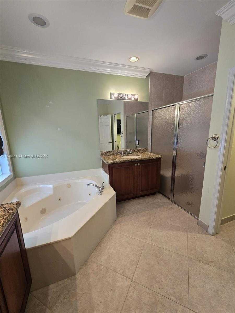 Small Image of 6855 SHAMROCK TRL, Boynton Beach Number 13