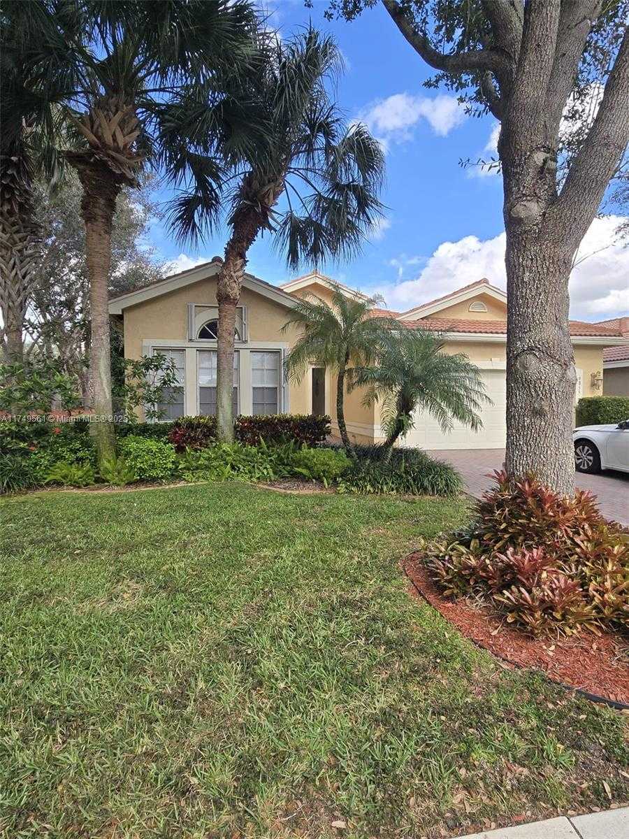 Small Image of 6855 SHAMROCK TRL, Boynton Beach Number 2