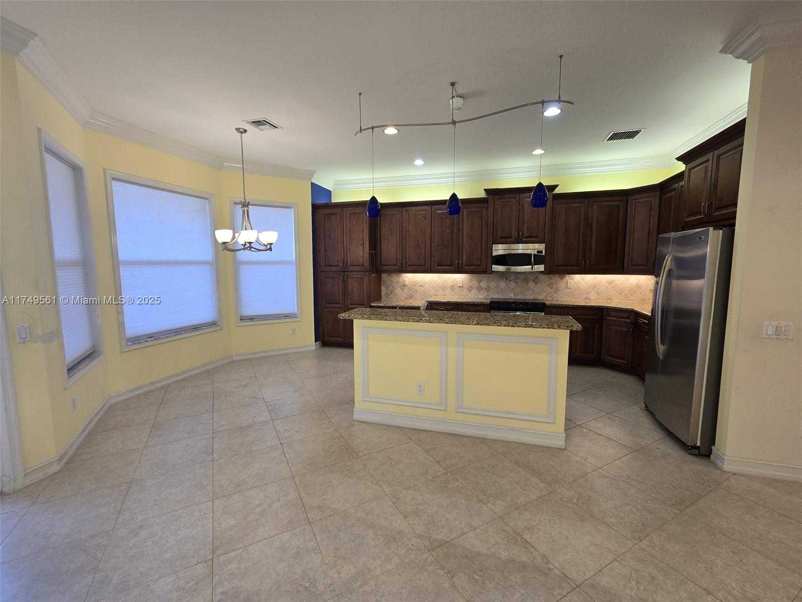 Small Image of 6855 SHAMROCK TRL, Boynton Beach Number 7