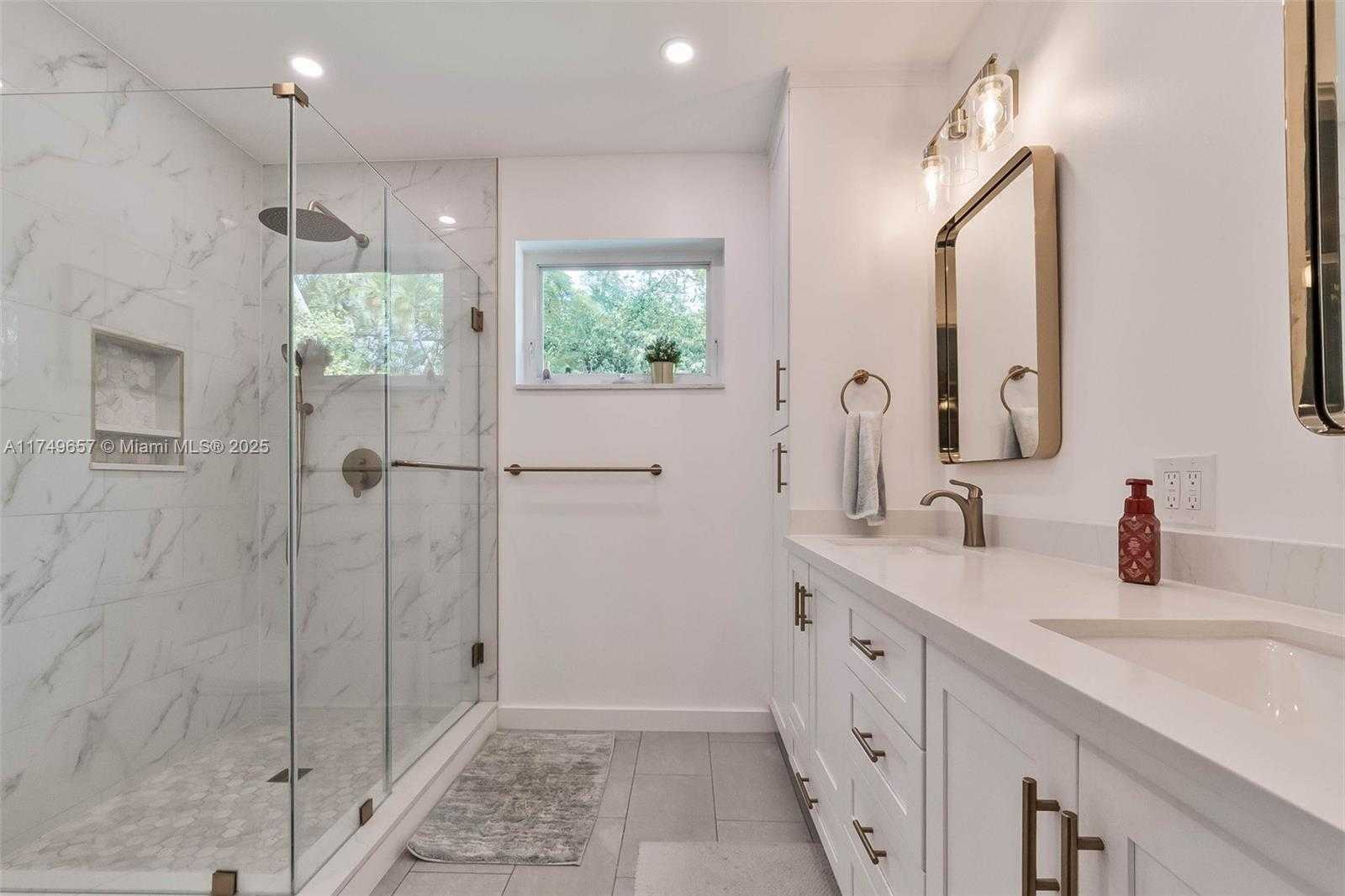 Small Image of 7405 SOUTH WEST 132ND ST, Pinecrest Number 15