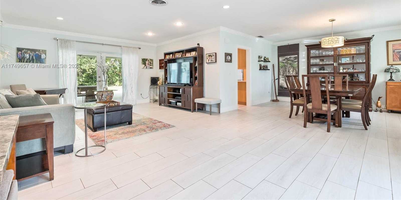 Small Image of 7405 SOUTH WEST 132ND ST, Pinecrest Number 3