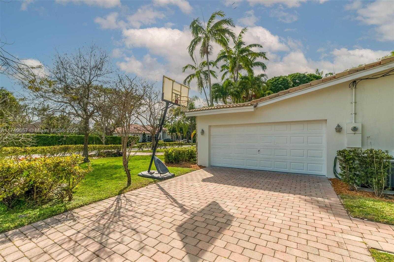 Small Image of 7405 SOUTH WEST 132ND ST, Pinecrest Number 30