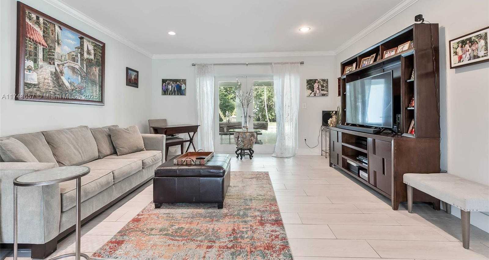 Small Image of 7405 SOUTH WEST 132ND ST, Pinecrest Number 4