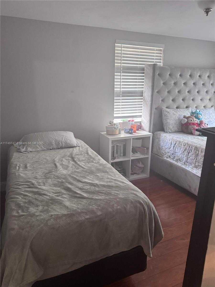 Small Image of 900 NORTH WEST 127TH ST, North Miami Number 3
