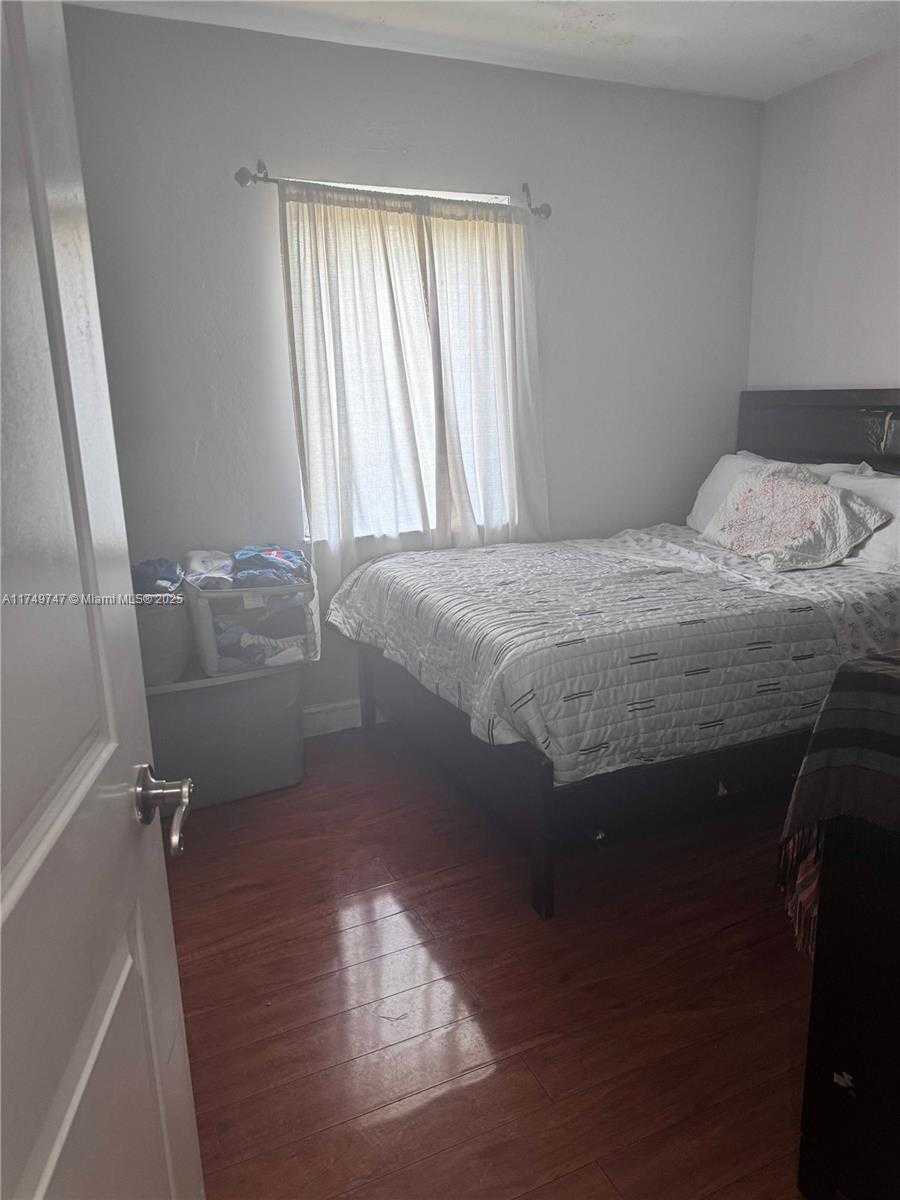 Small Image of 900 NORTH WEST 127TH ST, North Miami Number 4