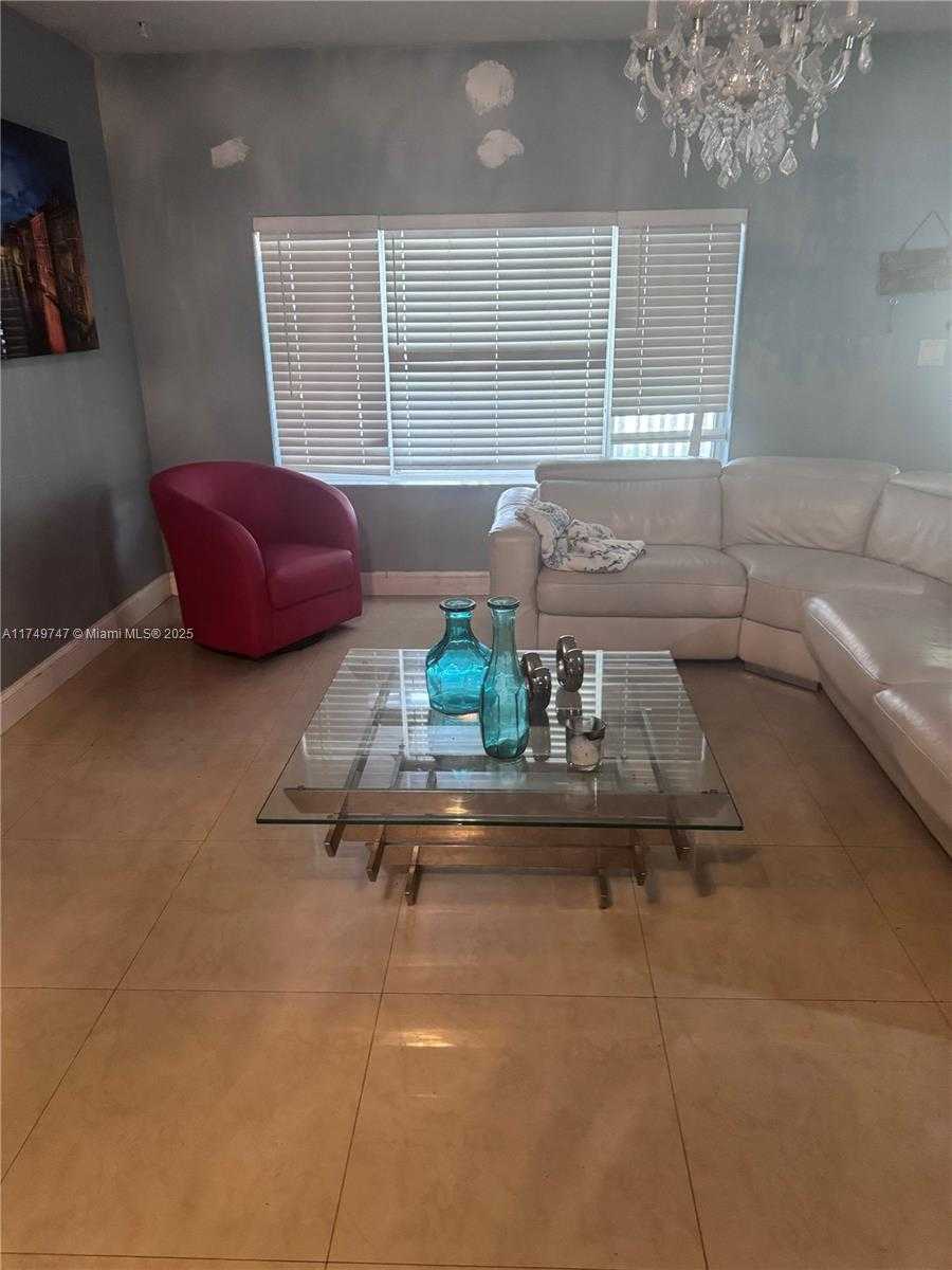 Small Image of 900 NORTH WEST 127TH ST, North Miami Number 5