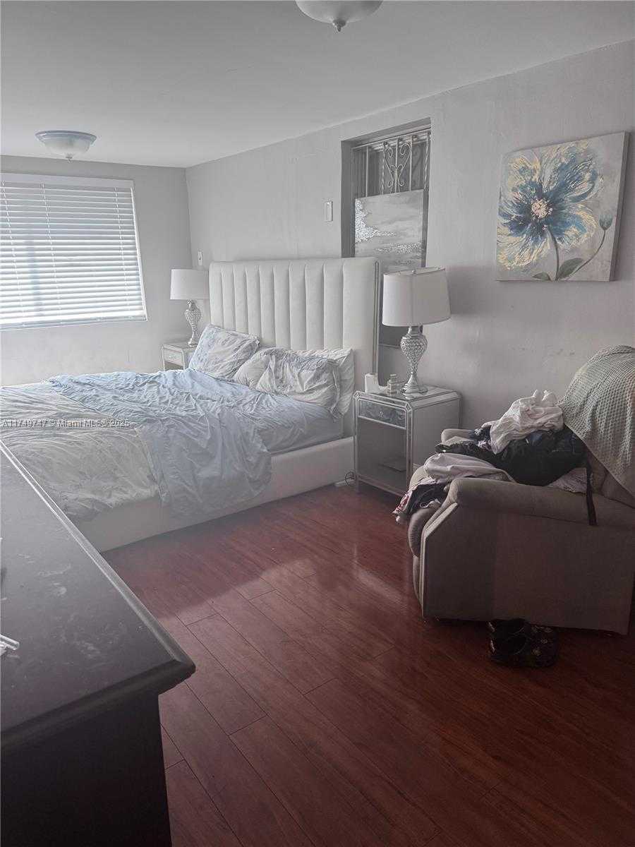 Small Image of 900 NORTH WEST 127TH ST, North Miami Number 6