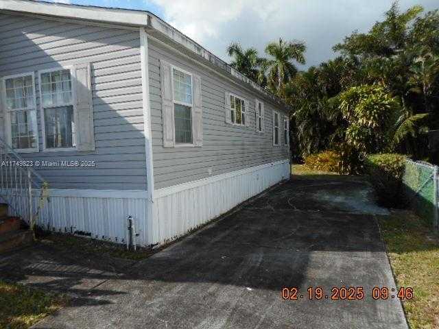 Small Image of 1901 SOUTH WEST 87TH TER, Davie Number 46