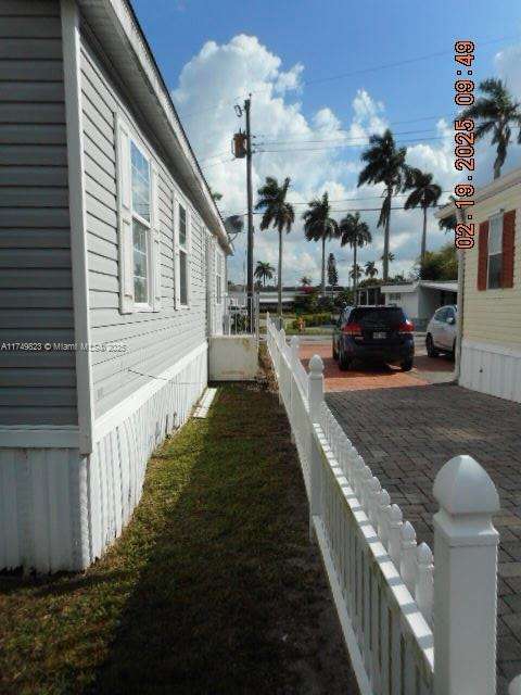 Small Image of 1901 SOUTH WEST 87TH TER, Davie Number 54