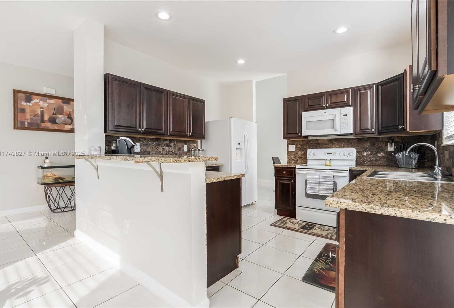Small Image of 16452 NORTH WEST 22ND ST, Pembroke Pines Number 10