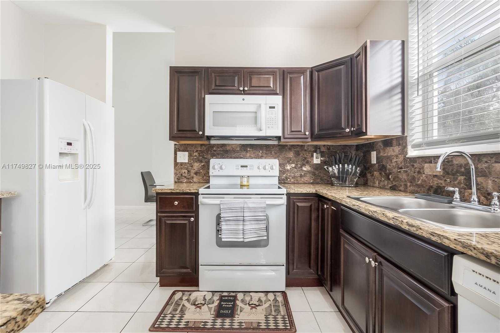 Small Image of 16452 NORTH WEST 22ND ST, Pembroke Pines Number 11