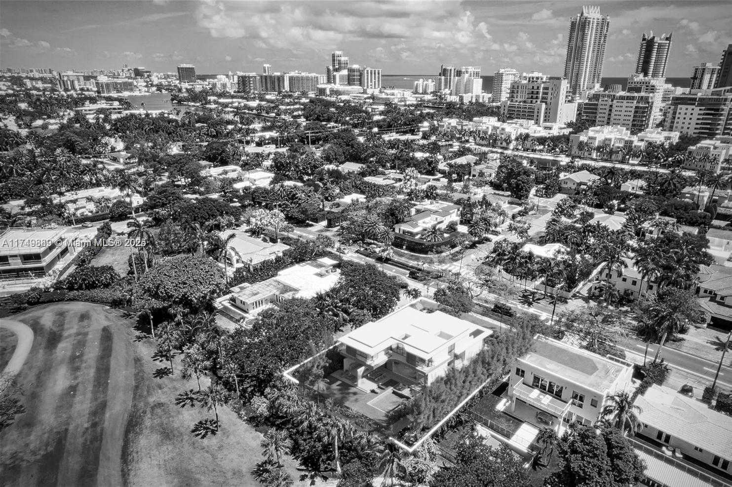 Small Image of 6060 LA GORCE DR, Miami Beach Number 16