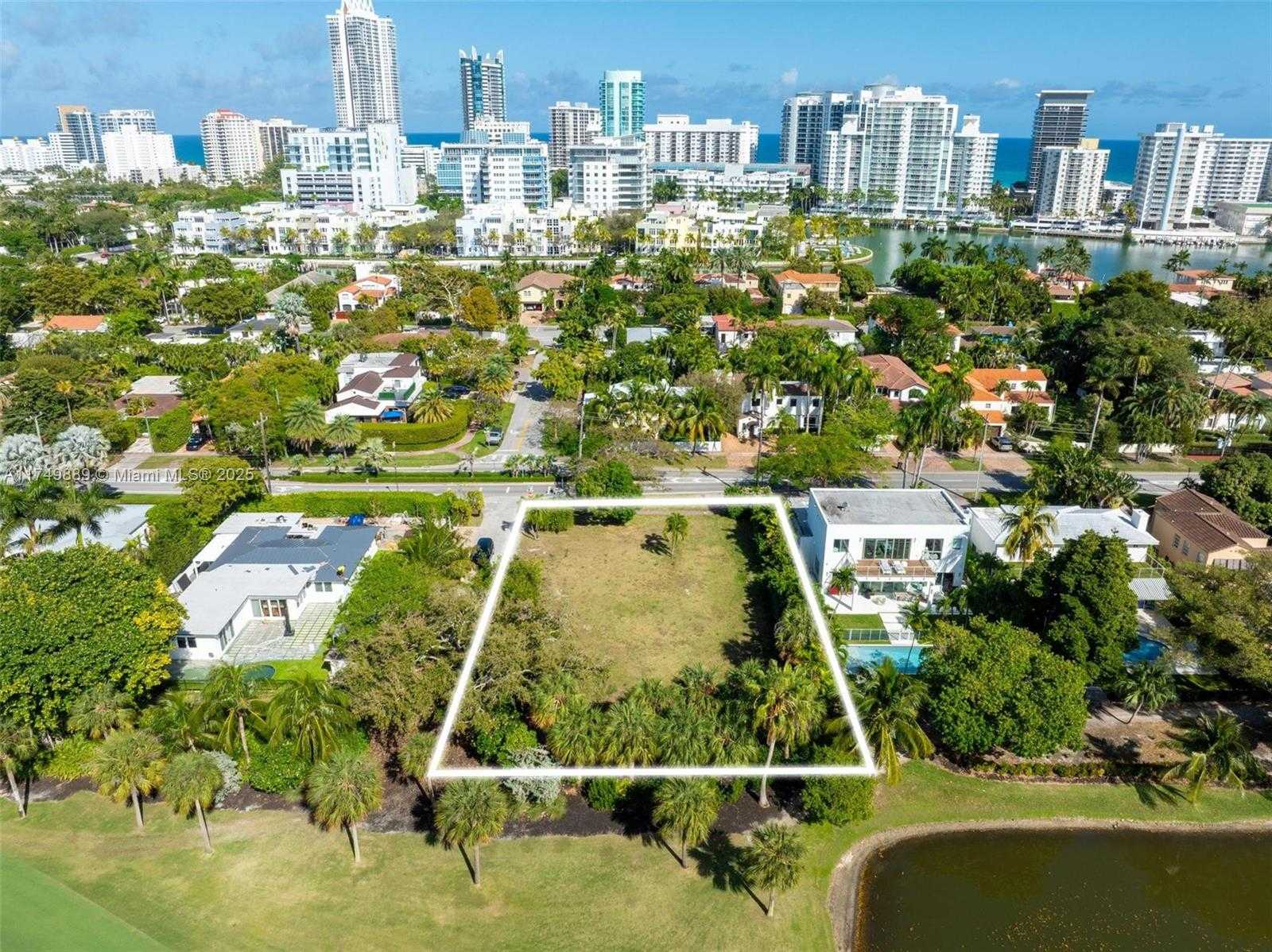 Small Image of 6060 LA GORCE DR, Miami Beach Number 25